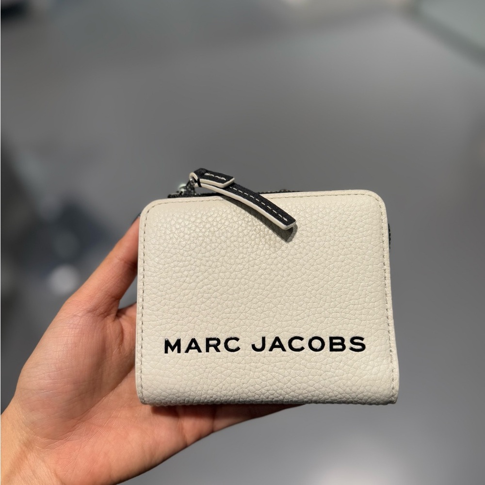 NWT Marc Jacobs compact wallet